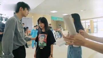 在恋爱综艺吃瓜书包网,吃瓜书包网带你探秘明星恋爱幕后故事