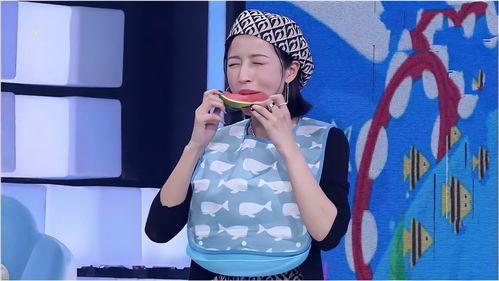 网红小神彤吃瓜图片大全,网红美食界的趣味瞬间