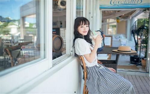 网红吃瓜白醋少女图片,酸爽滋味引网友热议