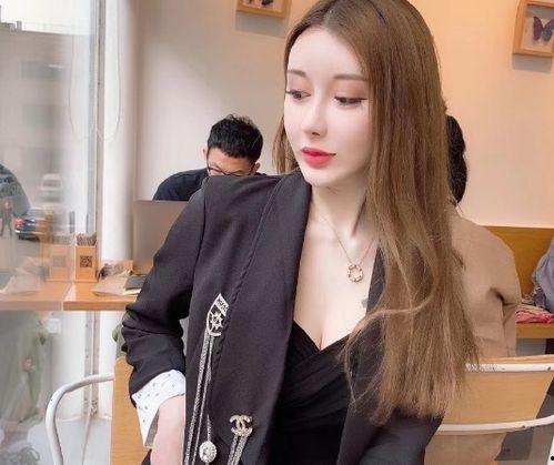 美女吃瓜网红事件,揭秘网络红人背后的真相与争议