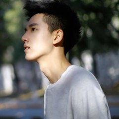 网红博主吃瓜帅哥,揭秘幕后真相！