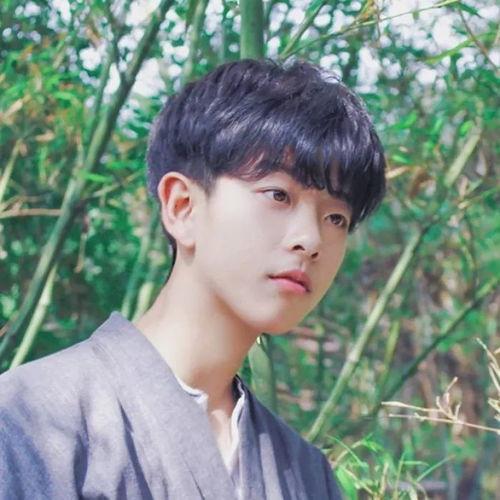 网红男博主吃瓜图片,吃瓜图片背后的惊人真相  第3张