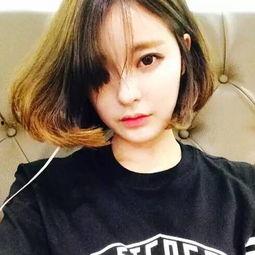短发女孩网红吃瓜图片,萌态尽显引网友热议 第2张 短发女孩网红吃瓜图片,萌态尽显引网友热议 第2张